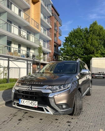 Mitsubishi Outlander cena 105500 przebieg: 93400, rok produkcji 2019 z Kraków małe 232